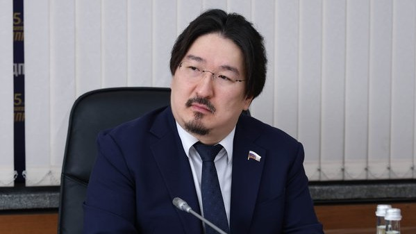 Бадма Башанкаев поддержал инициативу о пересмотре суточных смен для врачей