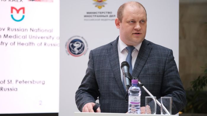 В Минздраве РФ признали проблемы у регионов с достижением показателей майских указов по зарплатам