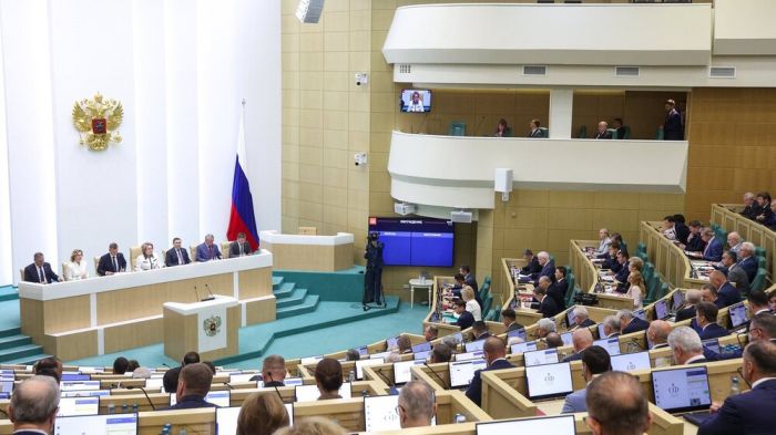Совет Федерации одобрил закон о поддержке молодых врачей за счет регионов