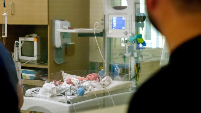 В роддоме Екатеринбурга нашли компромисс с выступившими против его закрытия медработниками