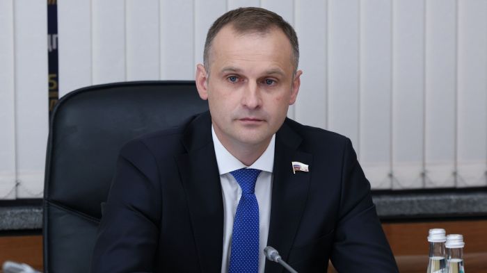 Сергей Леонов включил «гильотину» для медицинских документов в планы нового комитета