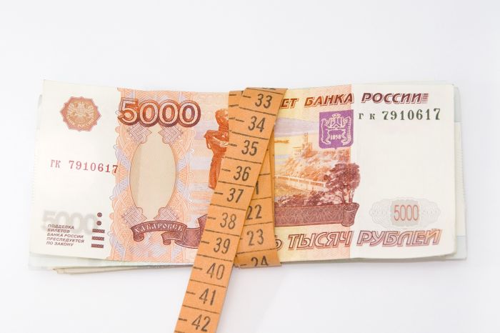 Врачи вошли в ТОР зарплатных предложений октября в десяти городах-миллионниках
