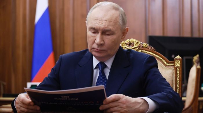 Владимир Путин поручил исключить перебои поставок льготных лекарств