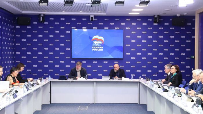 В «Единой России» опровергли отсрочку включения новых вакцин в нацкалендарь