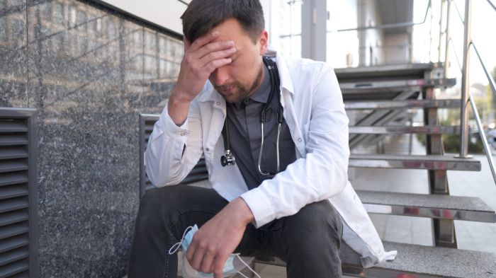 В Европейском союзе призвали официально признать медицину тяжелой работой