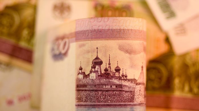 Депутаты предложили выплачивать врачам 13-ю зарплату
