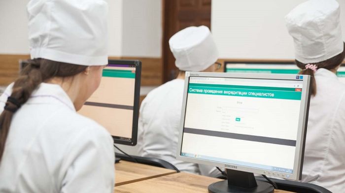 Нацмедпалата попросила проверить ФАЦ из-за массовых отказов в аккредитации