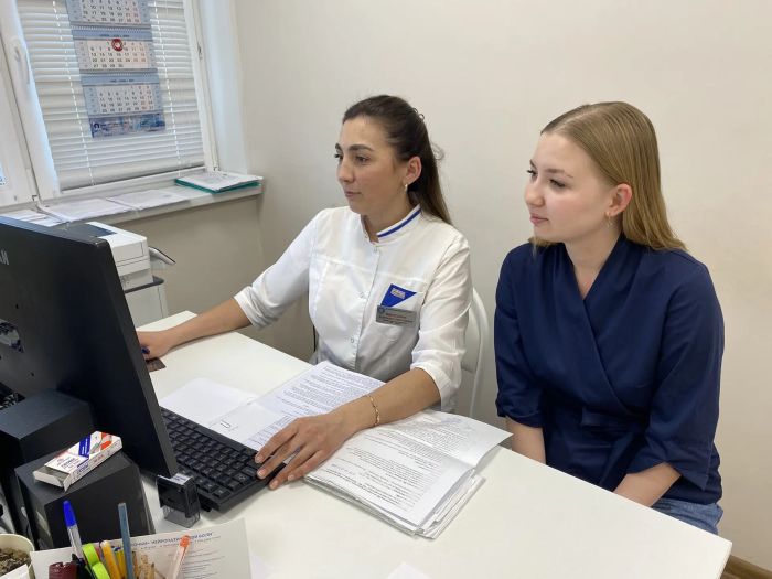 Работавшие с наставником молодые специалисты реже принимали решение о смене профессии