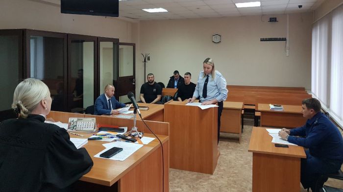 В Ижевске 13 человек обвинили в мошенничестве за навязанное пациентам лечение