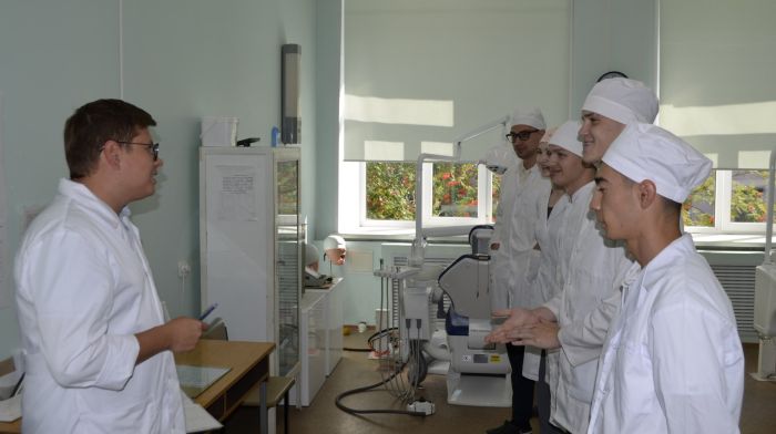 Депутаты предложили ограничить верхнюю планку стоимости образования в вузах
