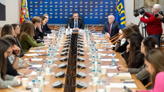 Госдума РФ вернется к вопросу об исключении частных страховщиков из системы ОМС в 2026 году