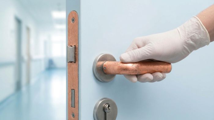 Российские ученые создали сменные медные покрытия для больничных поверхностей