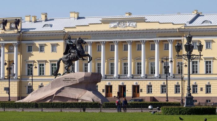 Конституционный суд РФ попросят проверить законность отработок выпускников медвузов